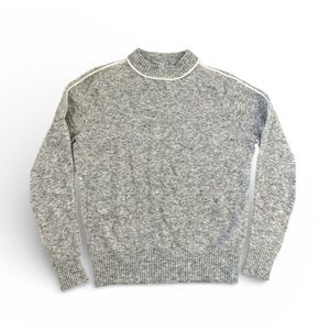 Athleta Women’s Light Gray Crewneck Sweater- 62%‎ Merino Wool Blend
